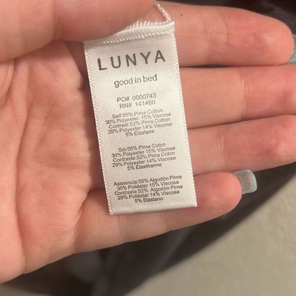 ✨Lunya Restore Muscle Sz XL Gray Tank✨ - Picture 9 of 9